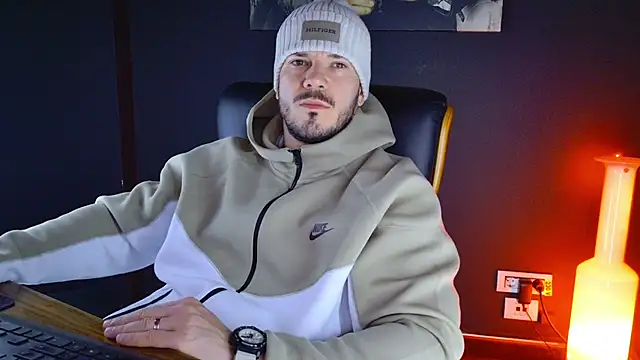 Snapshot of AngeloEric chatting on January 29, 2025, 4:58 am AngeloEric online show from January 29, 2025, 4:58 am