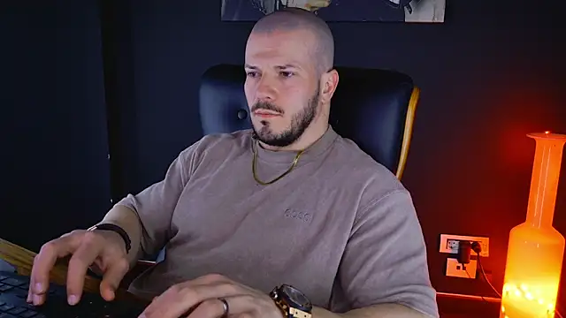 Snapshot of AngeloEric chatting on February 2, 2025, 10:02 am AngeloEric online show from February 2, 2025, 10:02 am