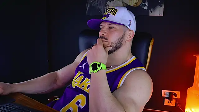 Snapshot of AngeloEric chatting on February 3, 2025, 2:02 pm AngeloEric online show from February 3, 2025, 2:02 pm