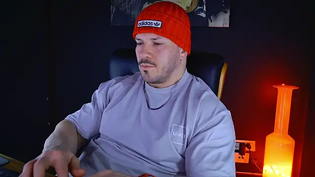 Snapshot of AngeloEric chatting on February 9, 2025, 6:58 pm AngeloEric online show from February 9, 2025, 6:58 pm