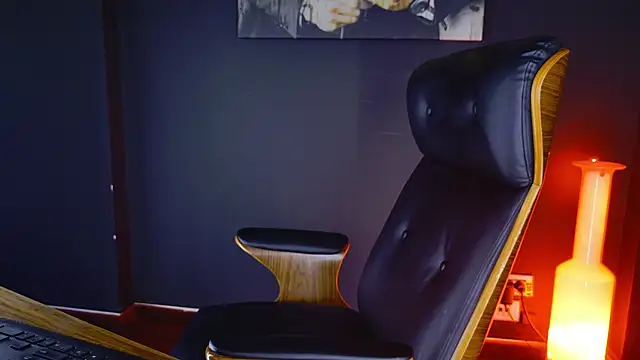 Snapshot of AngeloEric chatting on February 13, 2025, 1:37 pm AngeloEric online show from February 13, 2025, 1:37 pm