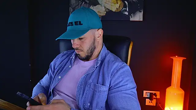 Snapshot of AngeloEric chatting on March 17, 2025, 9:44 am AngeloEric online show from March 17, 2025, 9:44 am