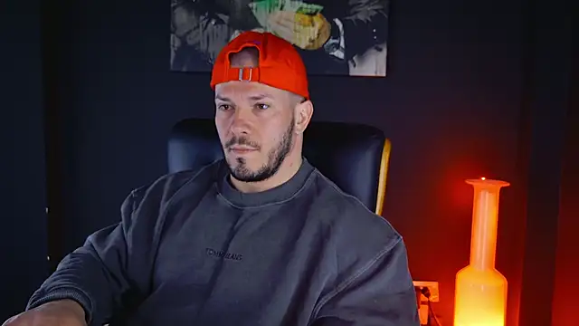 Snapshot of AngeloEric chatting on March 18, 2025, 8:25 am AngeloEric online show from March 18, 2025, 8:25 am