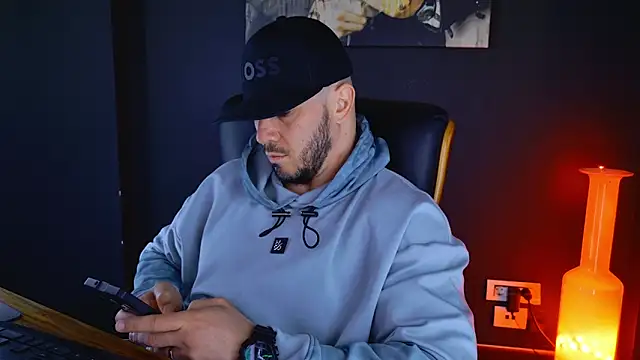 Snapshot of AngeloEric chatting on March 19, 2025, 6:03 am AngeloEric online show from March 19, 2025, 6:03 am