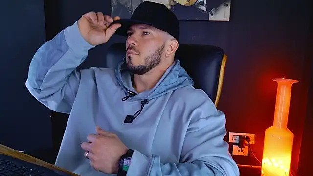 Snapshot of AngeloEric chatting on March 19, 2025, 9:06 am AngeloEric online show from March 19, 2025, 9:06 am