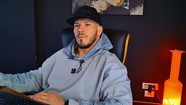 Snapshot of AngeloEric chatting on March 19, 2025, 12:12 pm AngeloEric online show from March 19, 2025, 12:12 pm