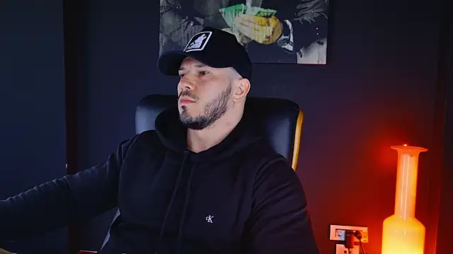 Snapshot of AngeloEric chatting on March 20, 2025, 5:46 am AngeloEric online show from March 20, 2025, 5:46 am