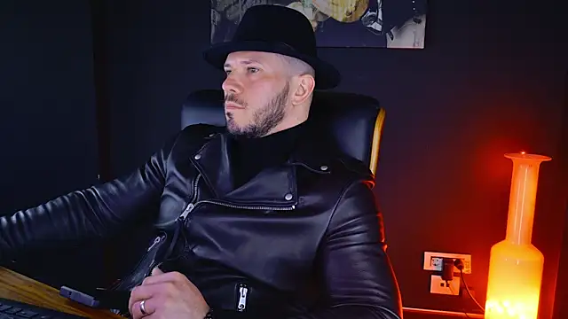 Snapshot of AngeloEric chatting on March 21, 2025, 9:23 am AngeloEric online show from March 21, 2025, 9:23 am