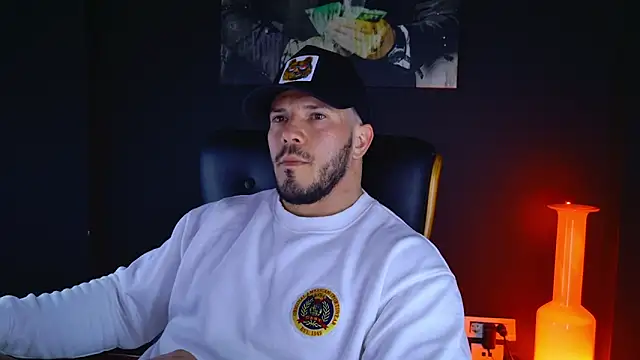 Snapshot of AngeloEric chatting on March 22, 2025, 3:42 pm AngeloEric online show from March 22, 2025, 3:42 pm