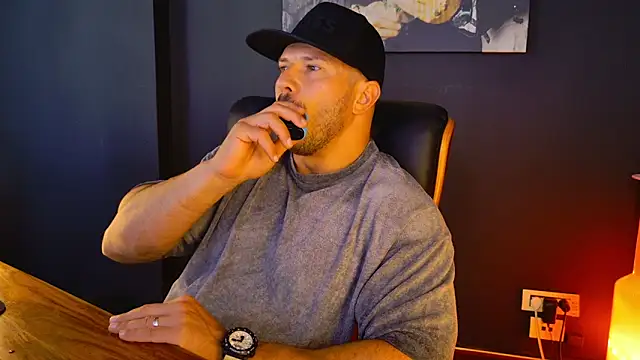 Snapshot of AngeloEric chatting on September 16, 2025, 10:16 am AngeloEric online show from September 16, 2025, 10:16 am