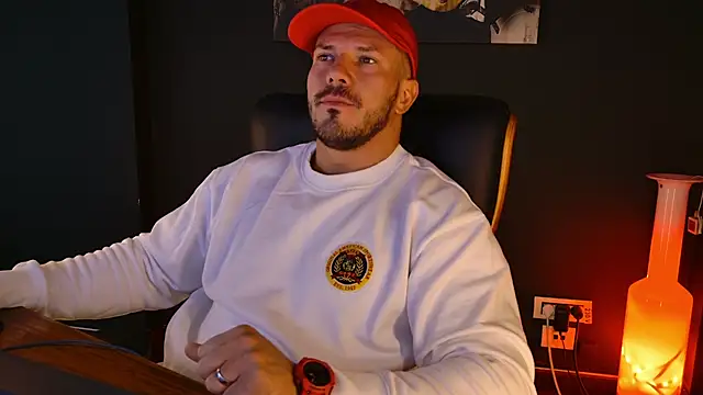 Snapshot of AngeloEric chatting on October 2, 2025, 12:01 pm AngeloEric online show from October 2, 2025, 12:01 pm