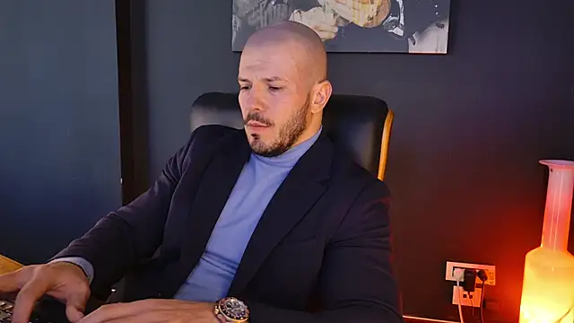 Snapshot of AngeloEric chatting on November 24, 2025, 11:43 am AngeloEric online show from November 24, 2025, 11:43 am