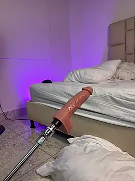 bella  honey online show from February 10, 2025, 1:35 am