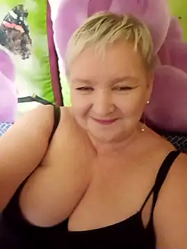 Snapshot of ForgetMeNot50 chatting on March 11, 2025, 10:42 pm ForgetMeNot50 online show from March 11, 2025, 10:42 pm