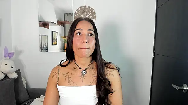 electra hunt online show from April 23, 2026, 1:18 am