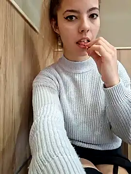 Snapshot of allinqueen chatting on December 11, 2024, 11:41 am allinqueen online show from December 11, 2024, 11:41 am