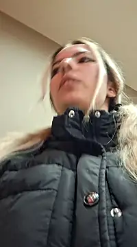 Snapshot of allinqueen chatting on December 18, 2024, 2:38 pm allinqueen online show from December 18, 2024, 2:38 pm