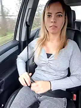 Snapshot of allinqueen chatting on January 22, 2025, 8:51 am allinqueen online show from January 22, 2025, 8:51 am