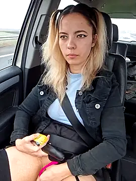 Snapshot of allinqueen chatting on March 1, 2025, 9:40 am allinqueen online show from March 1, 2025, 9:40 am