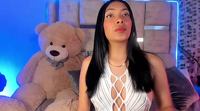 KarolRojas  online show from February 11, 2025, 3:29 am