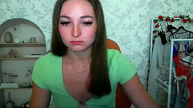  Barbie Kiss  online show from September 12, 2025, 5:40 am