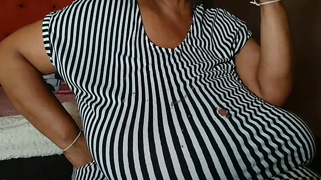 tinagiant online show from March 17, 2026, 7:28 pm