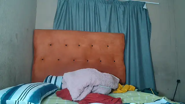 Snapshot of tinagiant chatting on April 23, 2026, 3:14 pm tinagiant online show from April 23, 2026, 3:14 pm