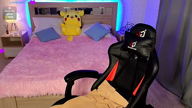 Dina dee online show from December 3, 2024, 6:15 am