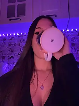 Snapshot of EricaWalls chatting on December 23, 2024, 1:40 am EricaWalls online show from December 23, 2024, 1:40 am