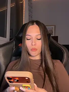 EricaWalls online show from April 20, 2026, 8:54 pm