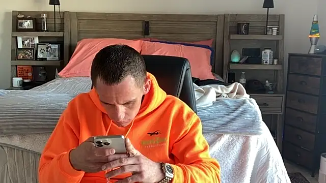 Snapshot of PeytonJohnn chatting on October 27, 2025, 4:44 pm PeytonJohnn online show from October 27, 2025, 4:44 pm