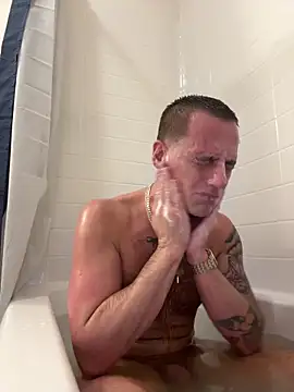 Snapshot of PeytonJohnn chatting on October 28, 2025, 9:17 pm PeytonJohnn online show from October 28, 2025, 9:17 pm