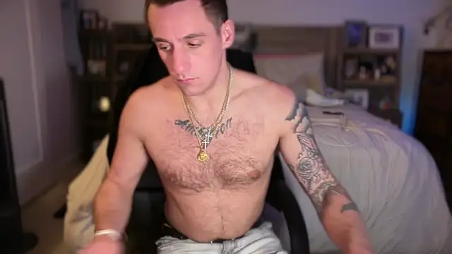 Snapshot of PeytonJohnn chatting on November 19, 2025, 5:29 am PeytonJohnn online show from November 19, 2025, 5:29 am