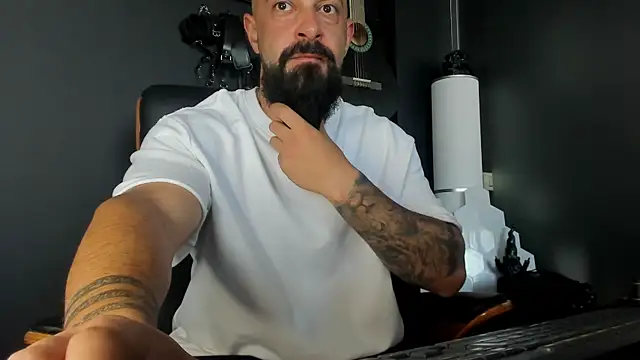 axxelrich  online show from September 9, 2025, 6:24 am