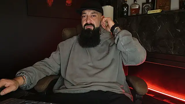 axxelrich  online show from November 26, 2025, 4:35 am