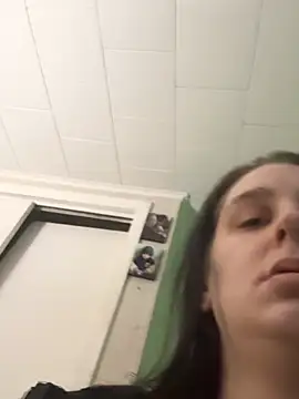 menaceswife online show from February 25, 2025, 4:10 pm