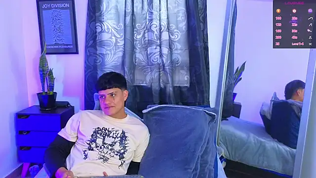 Snapshot of LilithAndJacob chatting on October 19, 2025, 8:31 pm LilithAndJacob online show from October 19, 2025, 8:31 pm