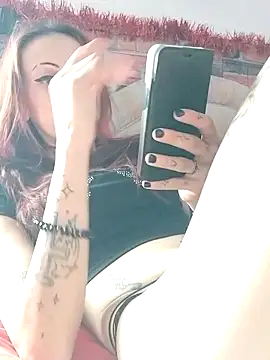 Snapshot of kriszy_baby chatting on December 4, 2025, 8:23 am kriszy baby online show from December 4, 2025, 8:23 am