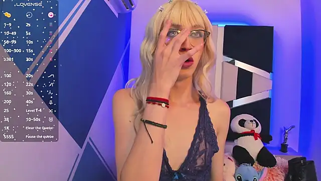 Snapshot of Ariadna_Evangeline chatting on December 13, 2024, 7:15 am Ariadna Evangeline online show from December 13, 2024, 7:15 am