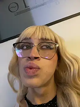 Snapshot of Ariadna_Evangeline chatting on December 14, 2024, 3:51 am Ariadna Evangeline online show from December 14, 2024, 3:51 am