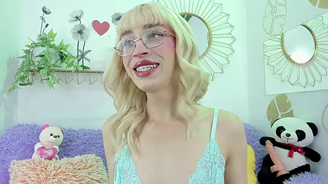 Snapshot of Ariadna_Evangeline chatting on September 9, 2025, 6:24 am Ariadna Evangeline online show from September 9, 2025, 6:24 am