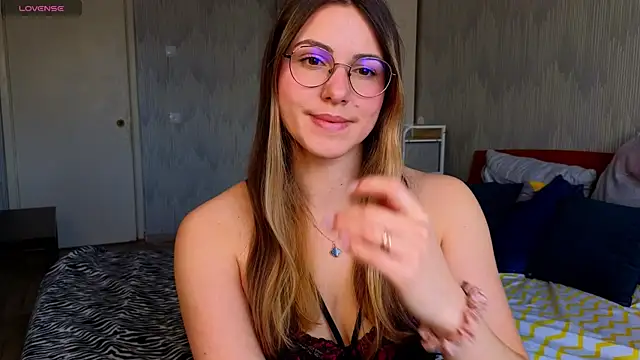 Snapshot of sophia_euphoriaa chatting on April 27, 2026, 9:18 am sophia euphoriaa online show from April 27, 2026, 9:18 am