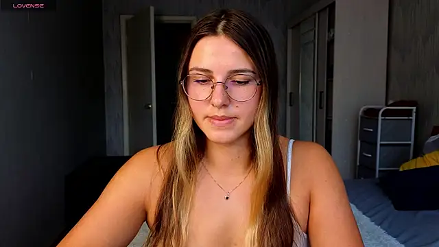 Snapshot of sophia_euphoriaa chatting on July 20, 2026, 9:01 am sophia euphoriaa online show from July 20, 2026, 9:01 am