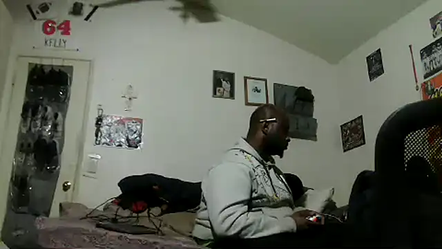 Snapshot of HBYAM chatting on November 22, 2025, 12:42 am HBYAM online show from November 22, 2025, 12:42 am