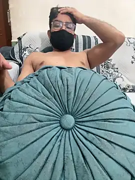 Snapshot of Hot_budddy chatting on November 10, 2025, 6:18 pm Hot budddy online show from November 10, 2025, 6:18 pm