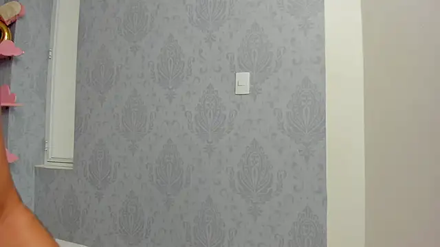 Snapshot of MaddyCute4u chatting on February 20, 2025, 6:02 pm MaddyCute4u online show from February 20, 2025, 6:02 pm