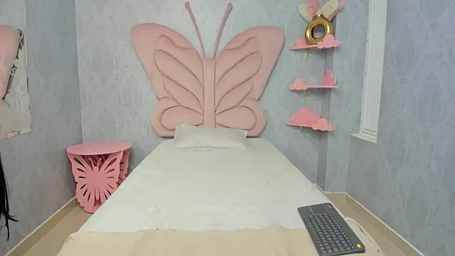 Snapshot of MaddyCute4u chatting on February 26, 2025, 11:52 am MaddyCute4u online show from February 26, 2025, 11:52 am