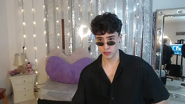 gojo satoru 18 online show from January 24, 2025, 11:59 am