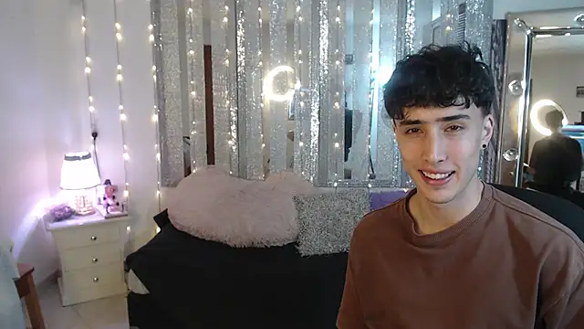 gojo satoru 18 online show from February 7, 2025, 2:37 pm