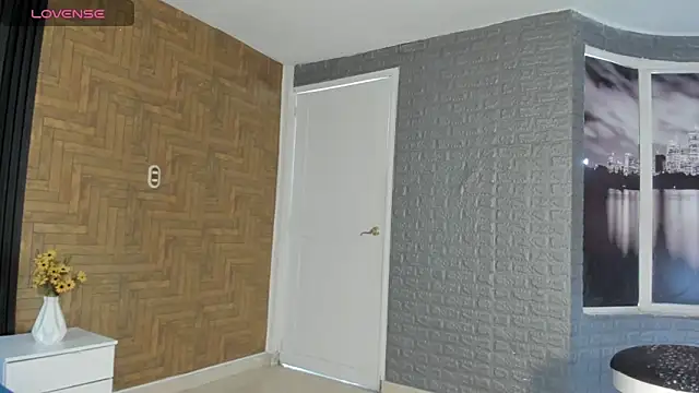 Laross25 online show from February 24, 2026, 8:07 pm